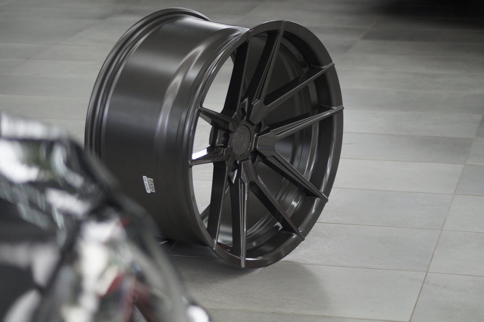 Q44 SFF1 20 Zoll Alufelgen Flow Forming 5x112