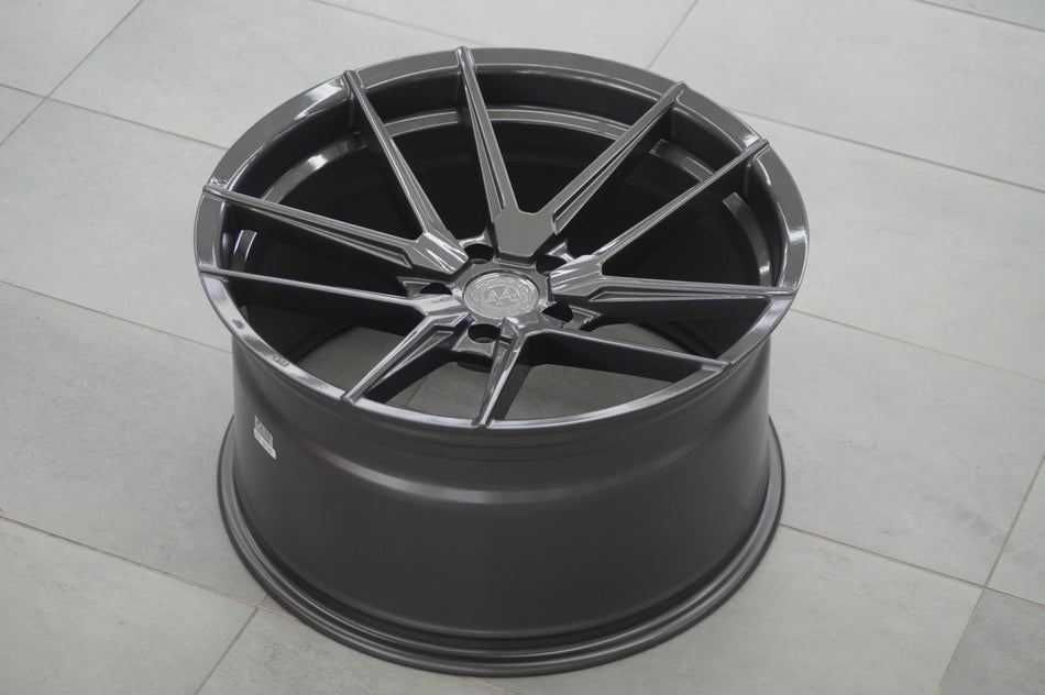 Q44 SFF1 20 Zoll Alufelgen Flow Forming 5x120 M DEEP Concave